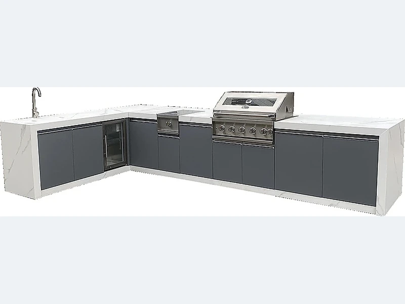 What is a good size for an outdoor kitchen?