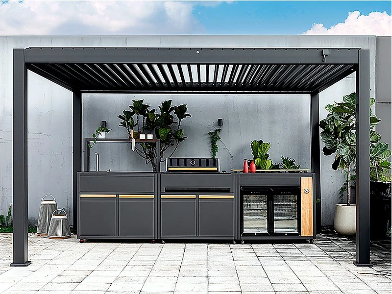 Can outdoor kitchen cabinets handle direct sunlight?