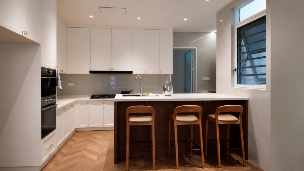 Do you use Blum or Hettich hardware?
