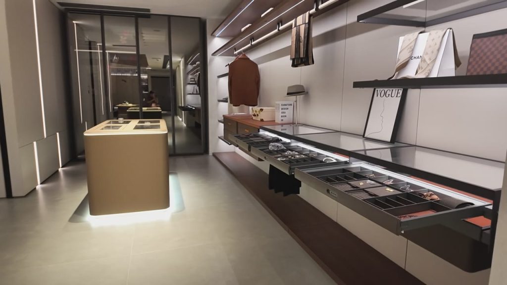 Can you customise the internal wardrobe layout?
